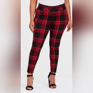 Torrid Premium Pointe Stretch Pull-On Pixie Pant 1R